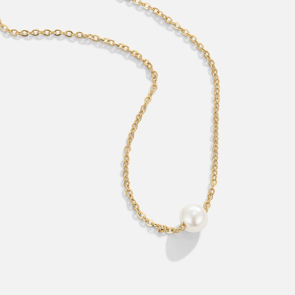Elegant Pearl Necklace