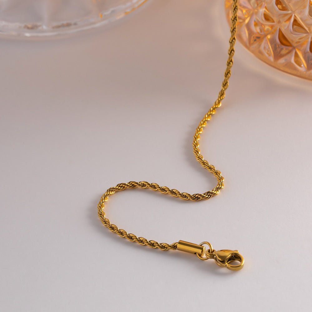 Isla Twist Chain Necklace