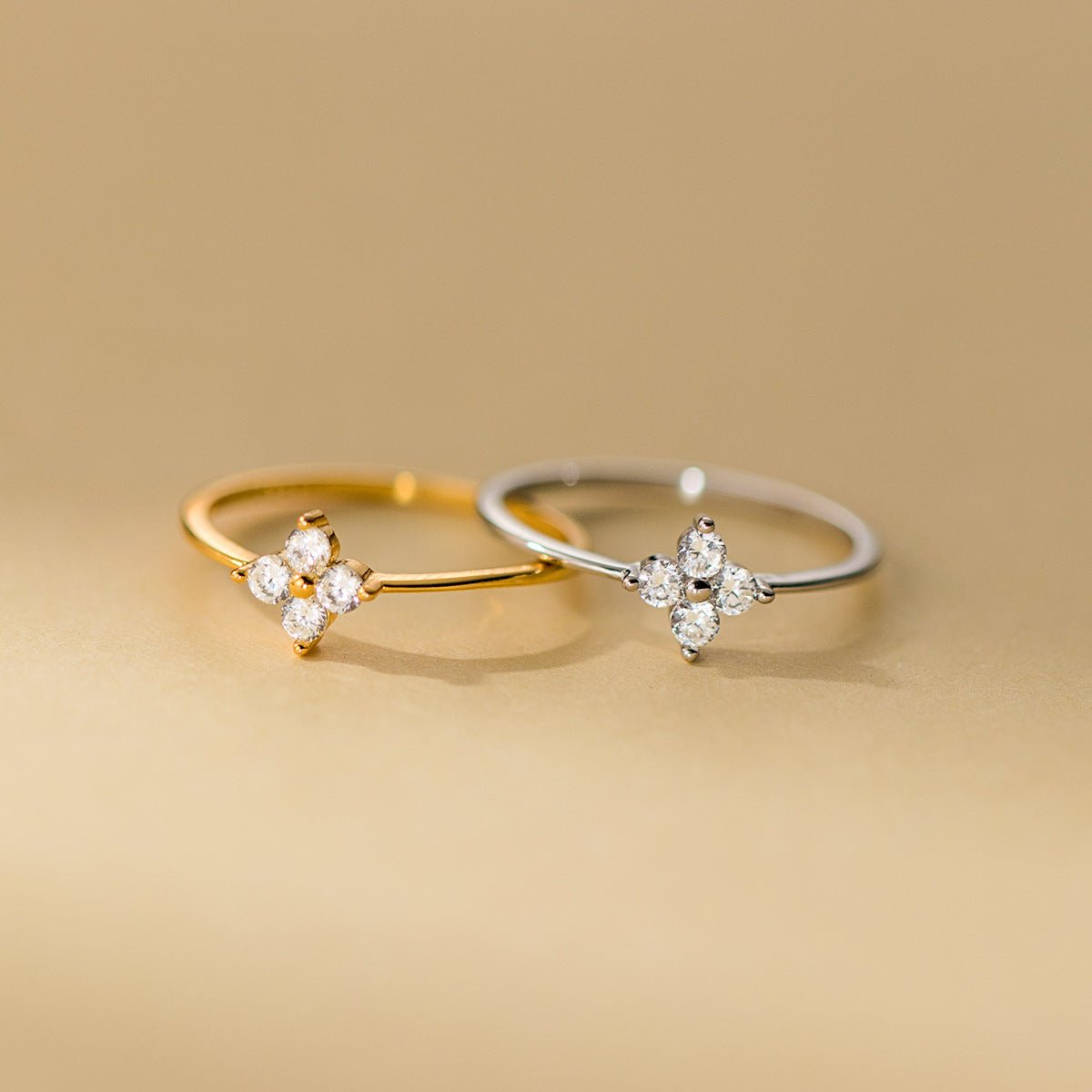 Léa Crystal Clover Ring