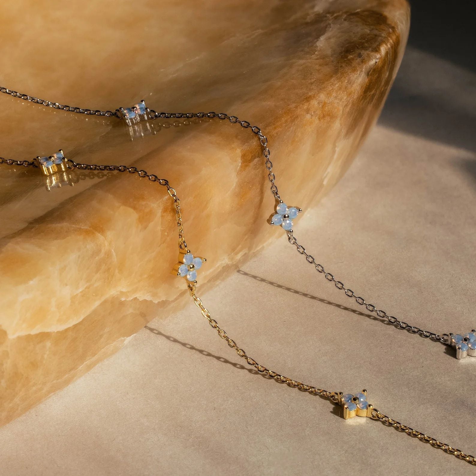 Noa Clover Necklace