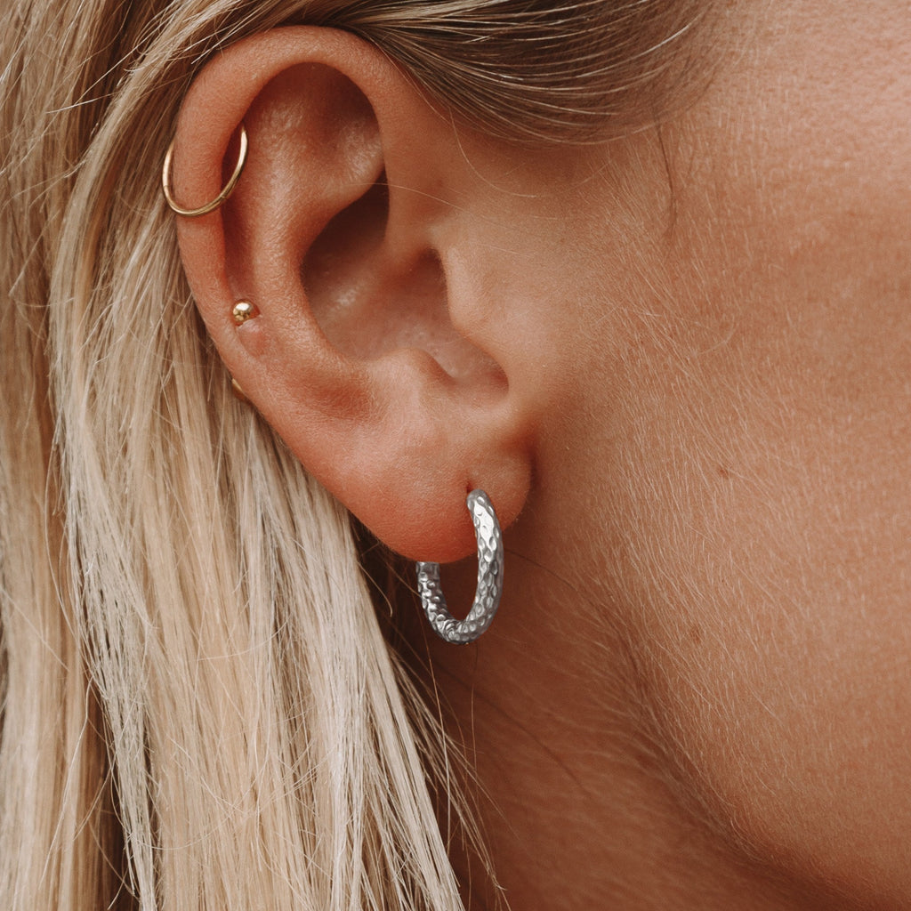 Noa Hoop Earrings