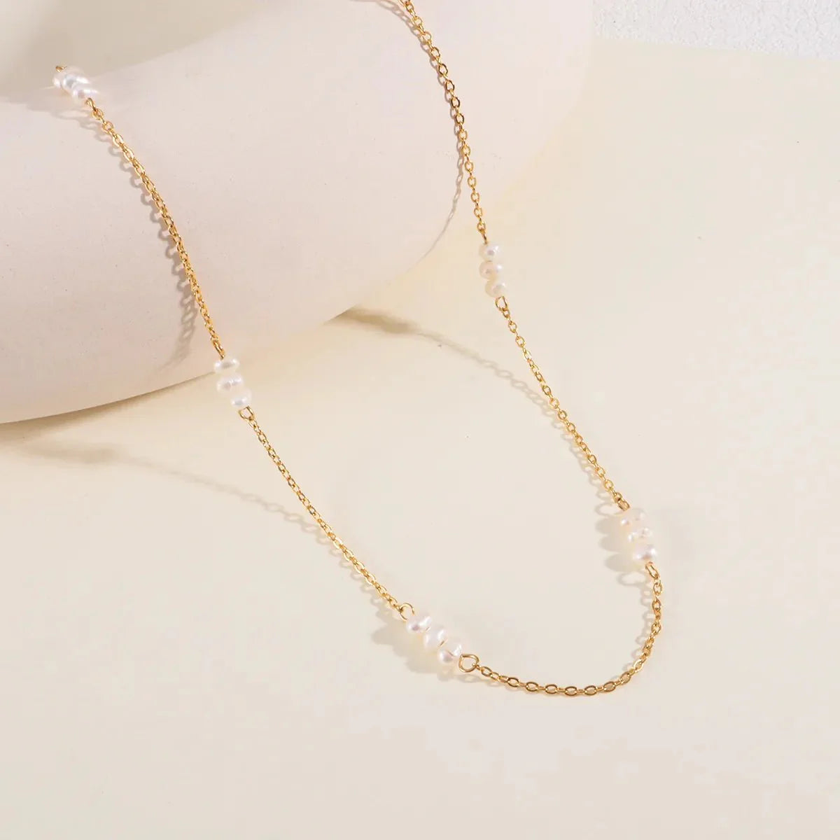 Noa Petite Pearl Necklace