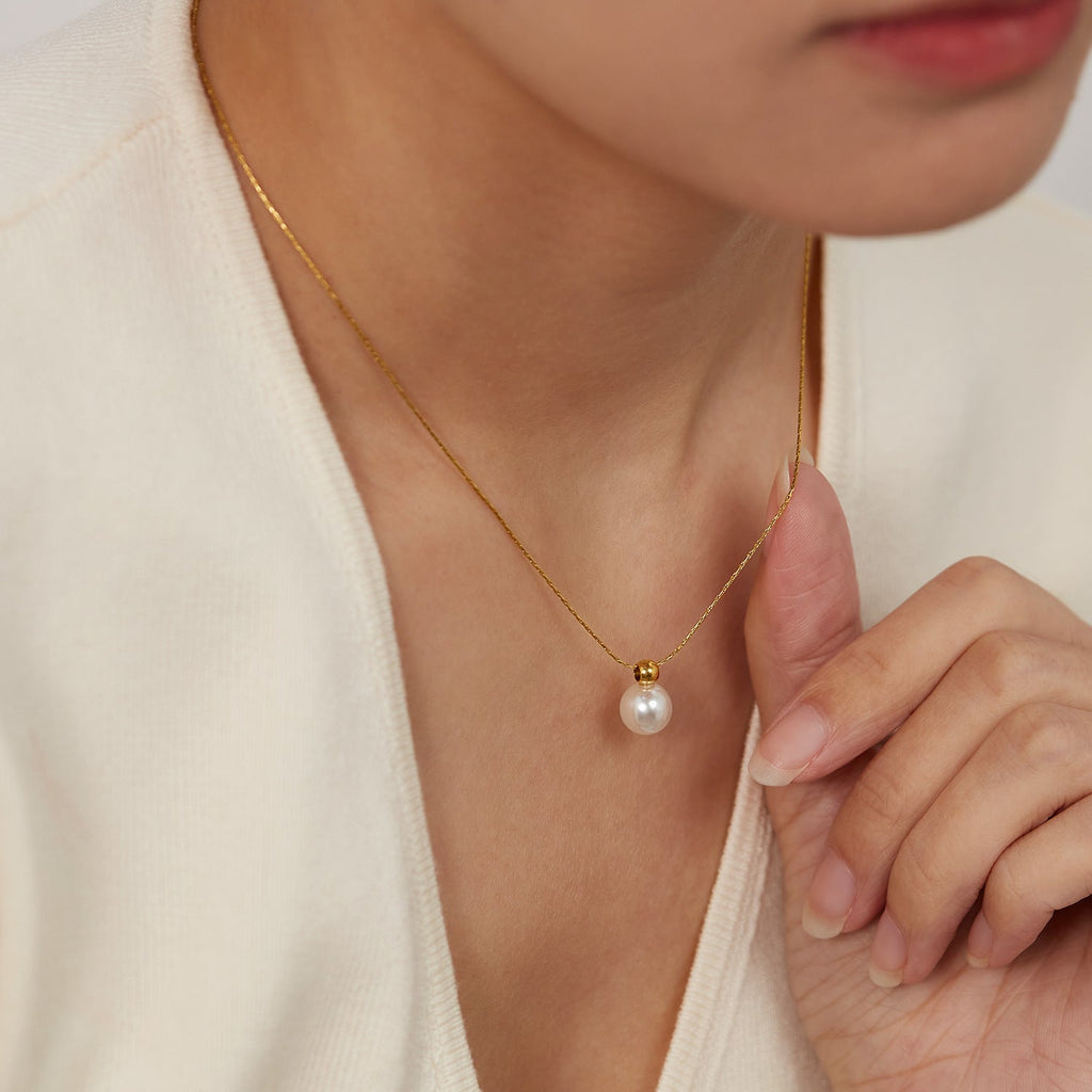 Vera Pearl Drop Necklace