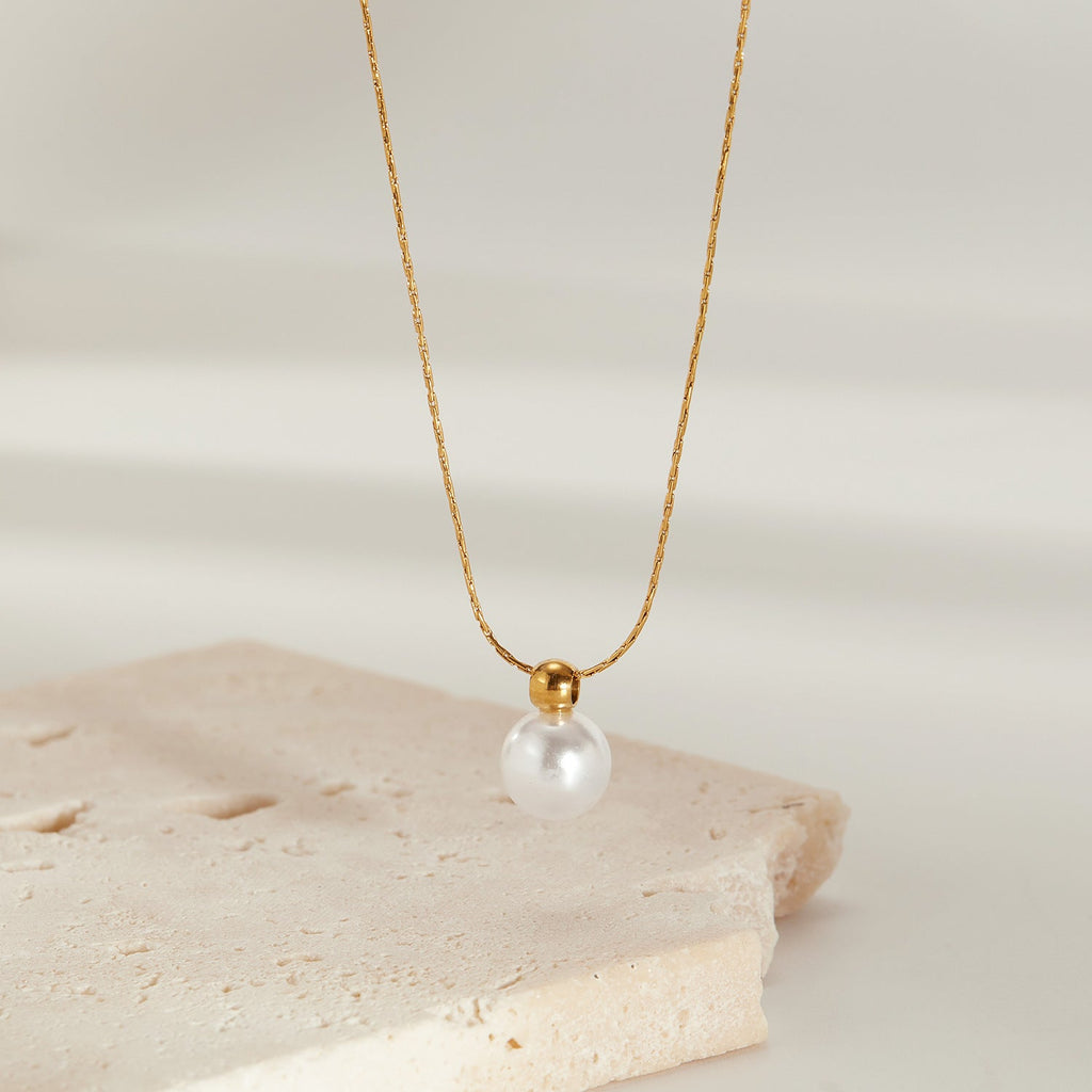Vera Pearl Drop Necklace